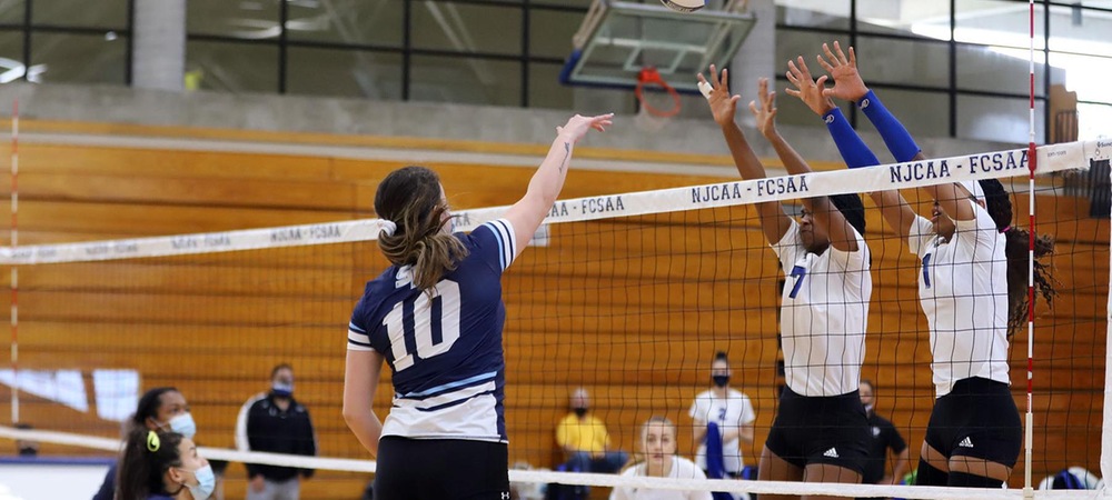 No. 1 Miami Dade Advances Past No. 15 Volleyball, 3-0